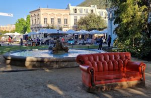 A historical landmark in Burbank, the sofa and fountain which appeared in the opening sequence of Friends and are outside on the lot used for filming